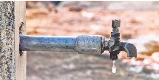 How clans control access to water in city (India)